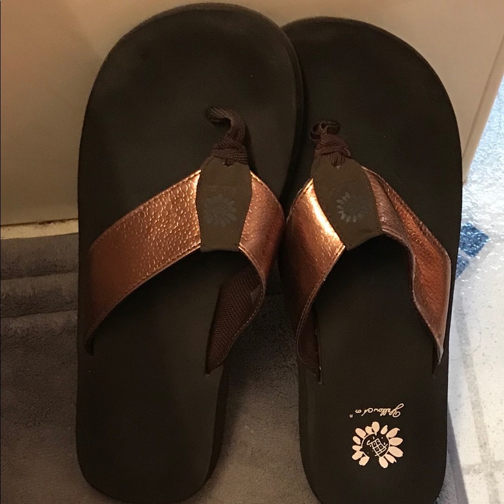 2 pair of Yellow box sandals